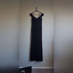 Velvet Windsor Elegant Black Off-Shoulder Maxi Dress